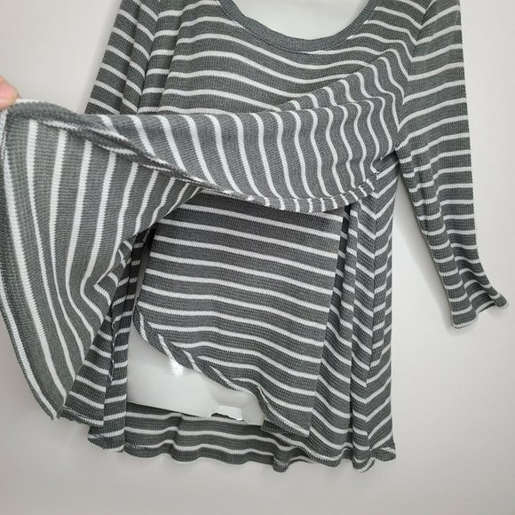 Hollister Womens Waffle Knit Wrap Top Sz MED Gray White Stripes Pullover Shirt - Picture 2 of 11
